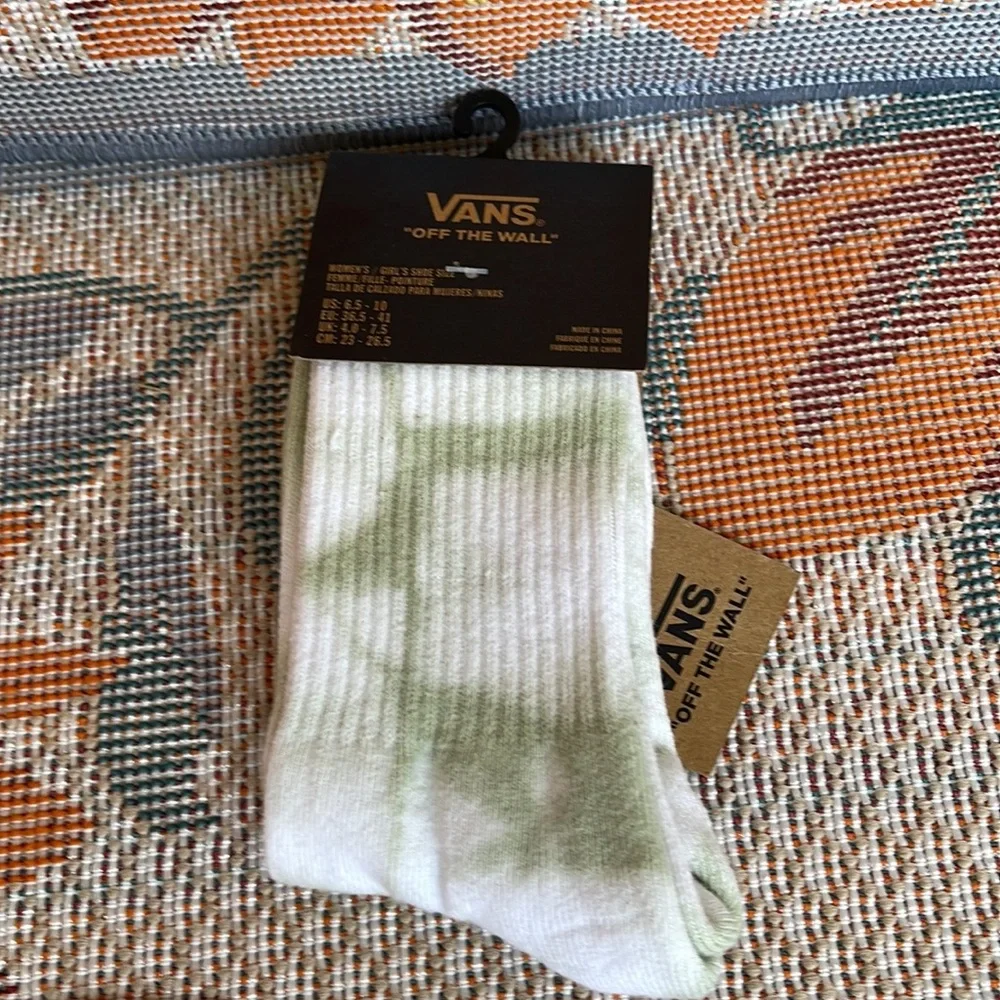 VANS “Off The Wall” Women’s socks   NWT